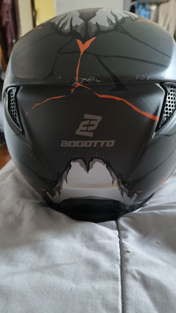 Capacete Bogotto