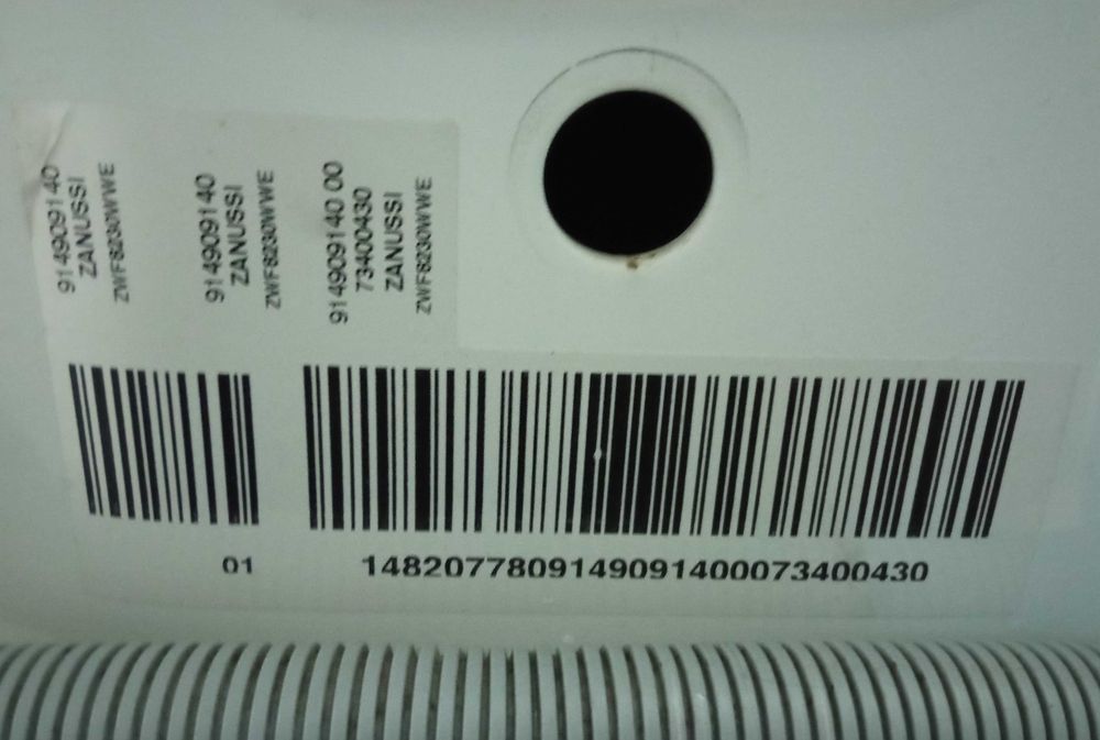 Máquina lavar-roupa 8 kg - Zanussi Lindo100 (avariada)