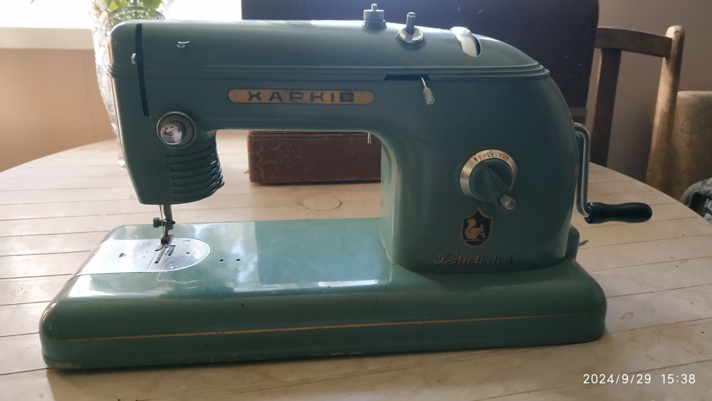 Продам две швейные машины