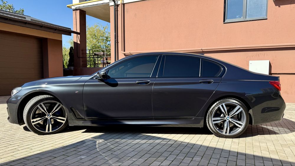 BMW 750d 2017 оригінальний пробіг 133000