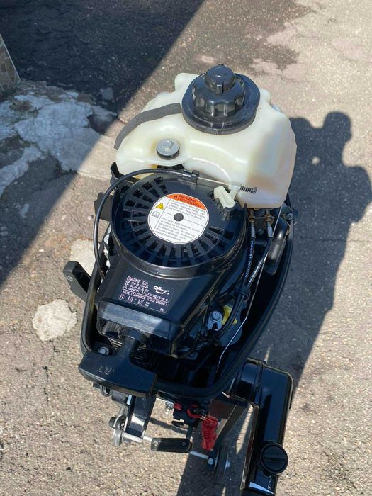 срочно!!! продам лодку з мотором