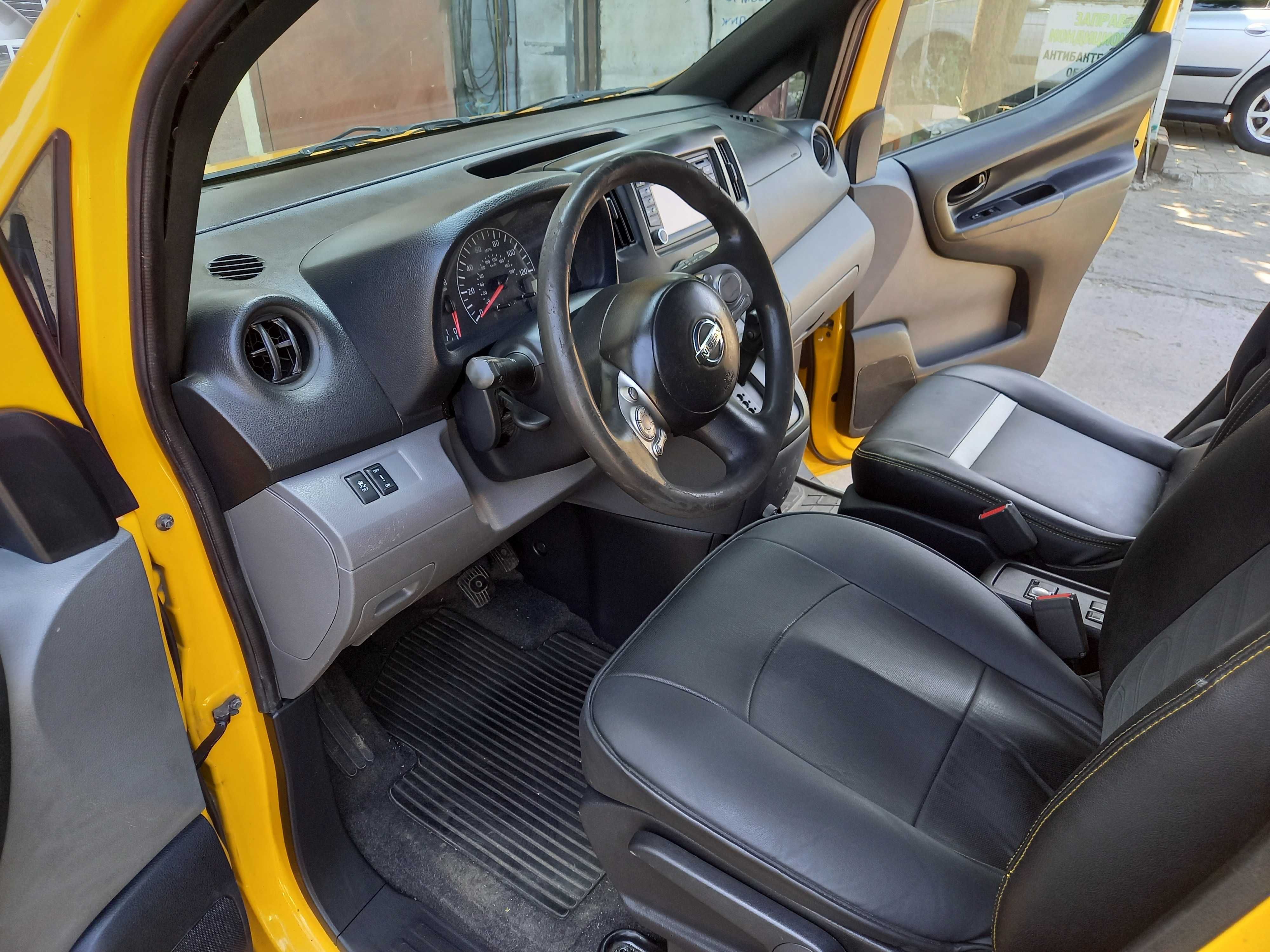 Микроавтобус пассажирский Nissan NV200 Taxi NY