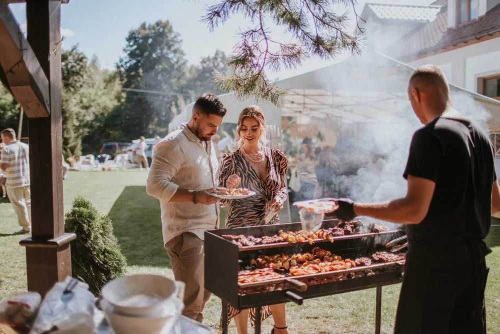 Catering okolicznościowy, grillowy, wynajem namiotów, dmuchańce.