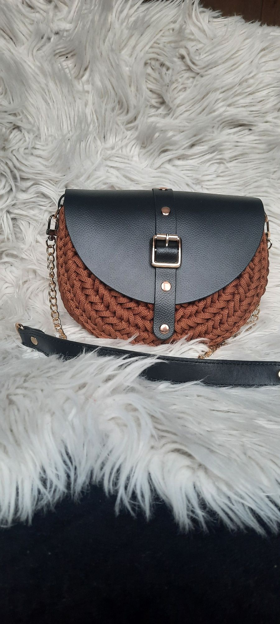 Torebka szydełkowa listonoszka hand made skóra prezent