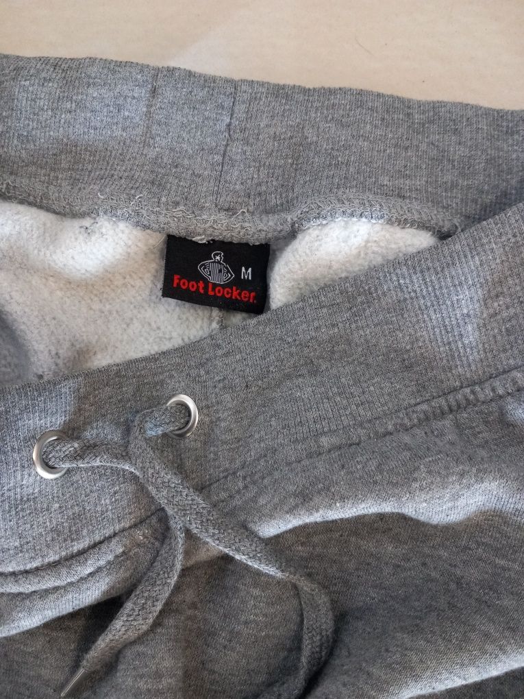 Foot Locker spodnie dresowe dresy M