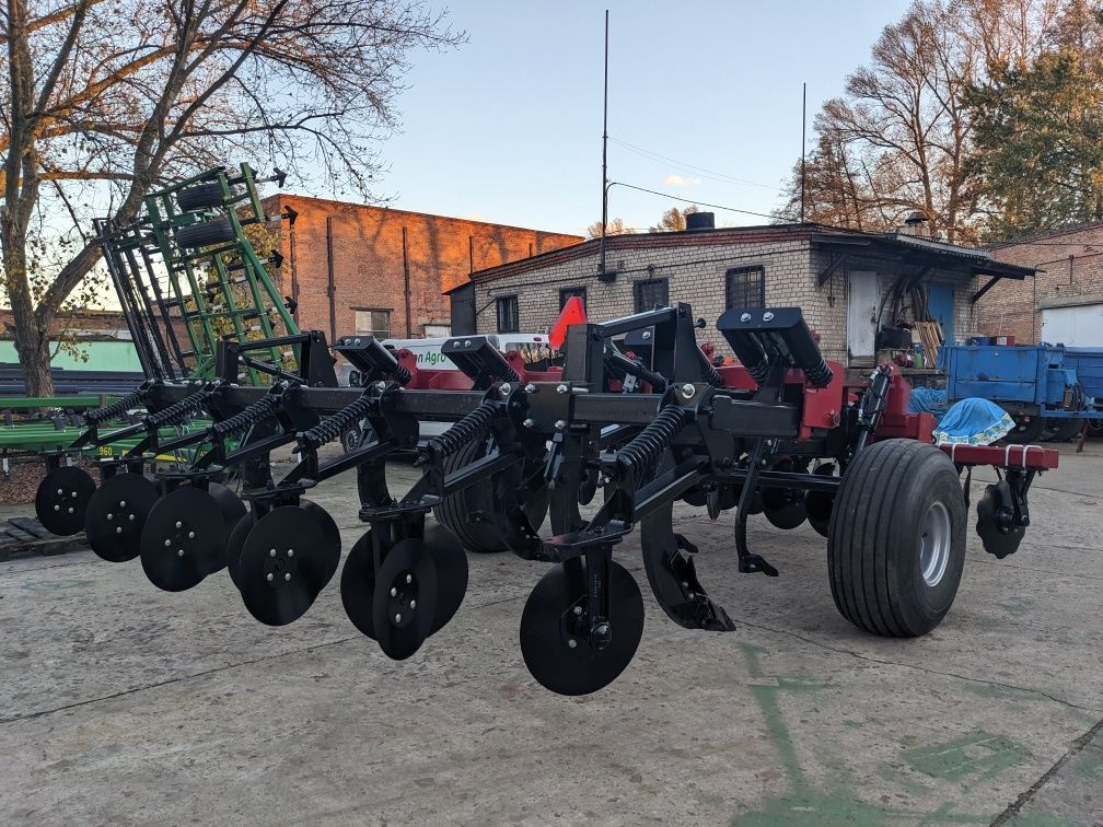 Глубокорыхлитель CASE IH Ecolo Tiger 530C 5 лап