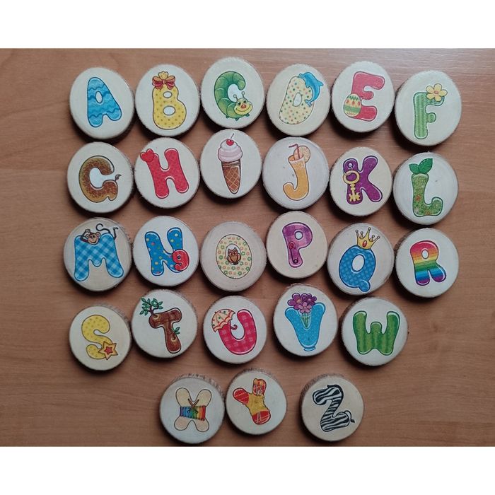 Alfabet + cyfry. Drewniane krążki. Decoupage