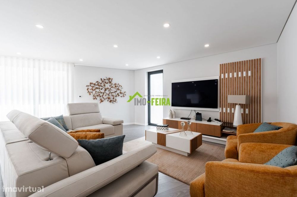 Moradia Luxo Com Piscina