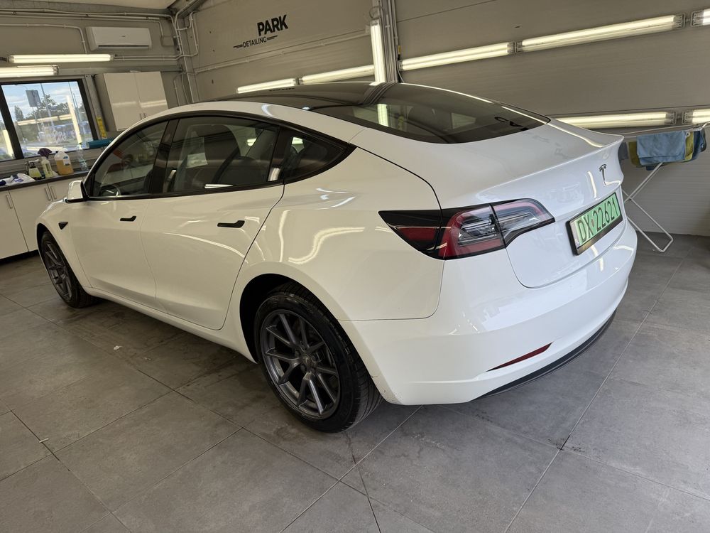Tesla Model 3 Long Range Dual Motor 2023 – 480 KM – Jak Nowa!