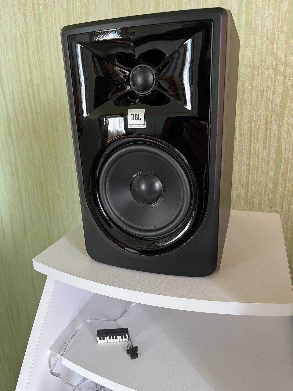 Студійні монітори JBL MKII 3 Series + якісн LXR дроти