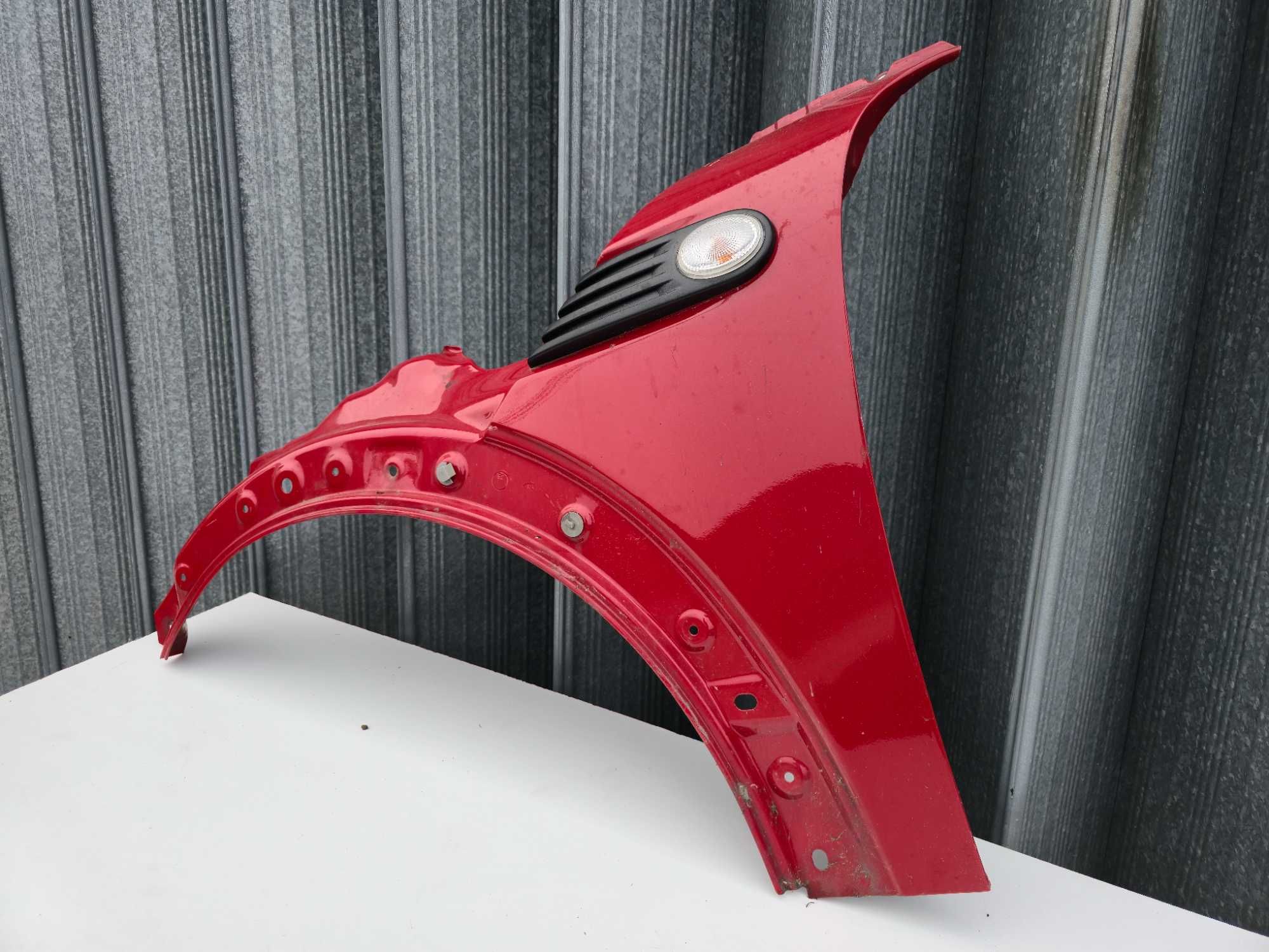 Guarda lamas esquerdo MINI One Cooper R56 (2006 a 2010)