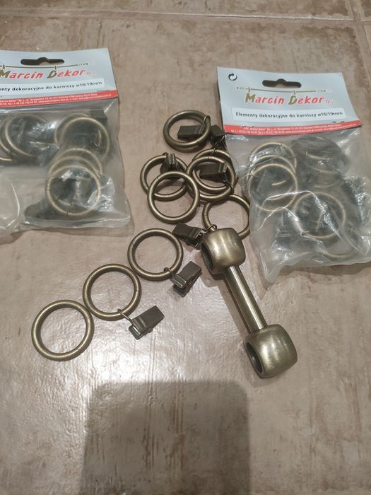 Miedziane kółka z żabkami do karnisza