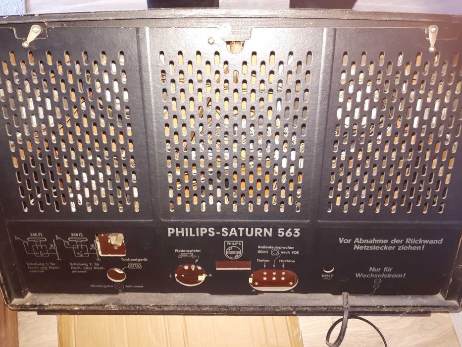 Radio Philips Saturn 563