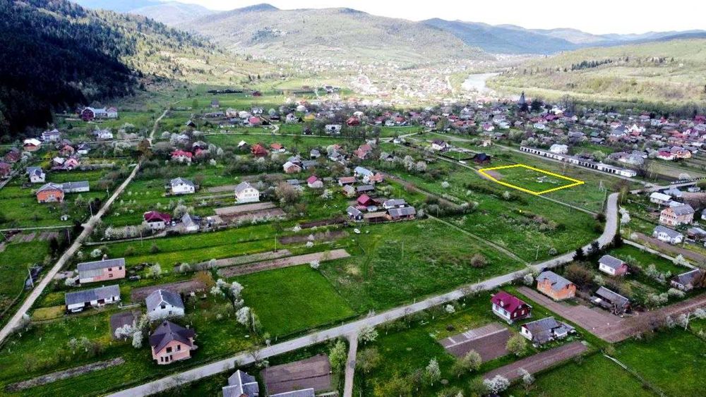Продається земельна ділянка під забудову в мальовничому куточку Карпат