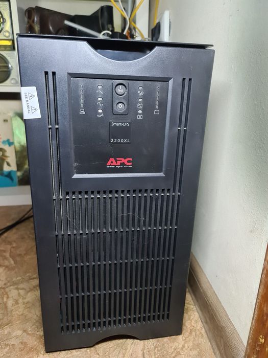 APC Smart-UPS 2200XL безперебойник