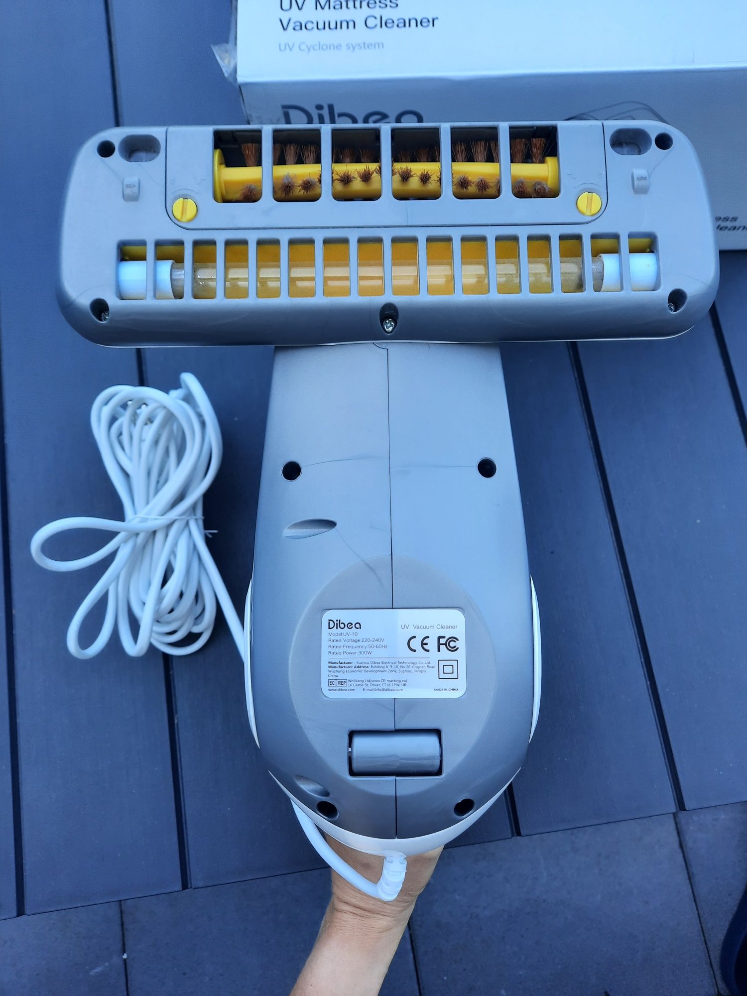 Ręczny odkurzacz łóżkowy alergie Dibea UV-10 do materacy lampa 300W 15