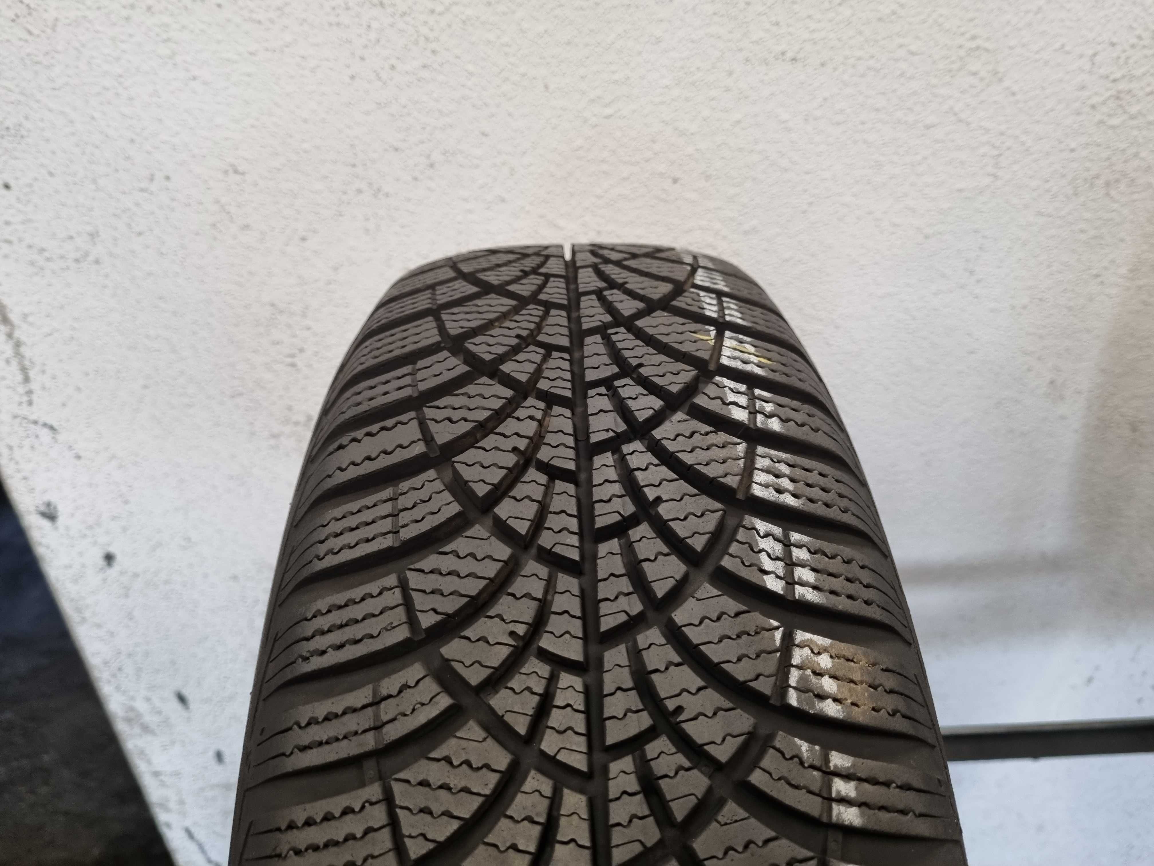 195/65/15 95T Goodyear Ultra Grip 9 D.2314