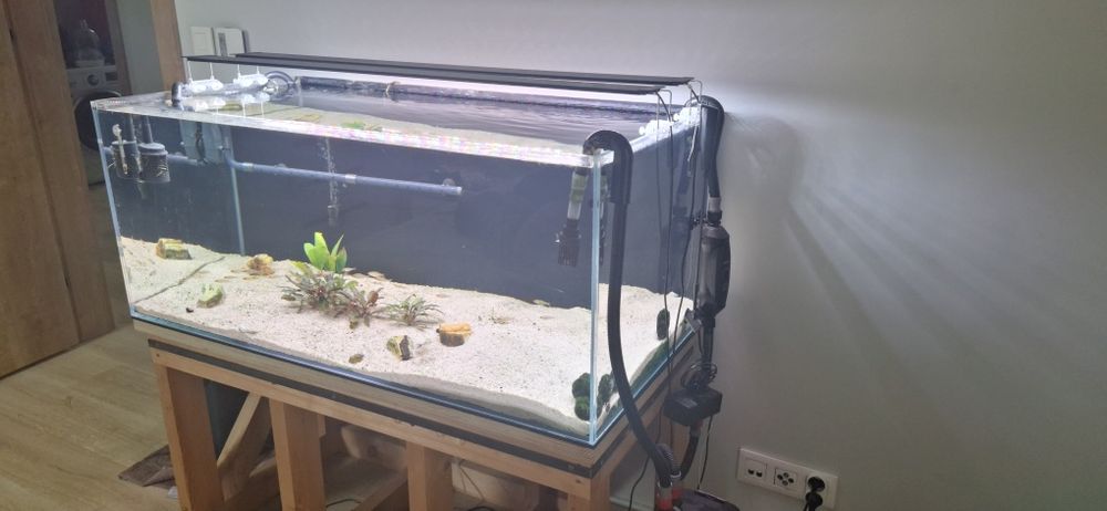 Sprzedam akwarium 360l + stolik + filtr fluval 407