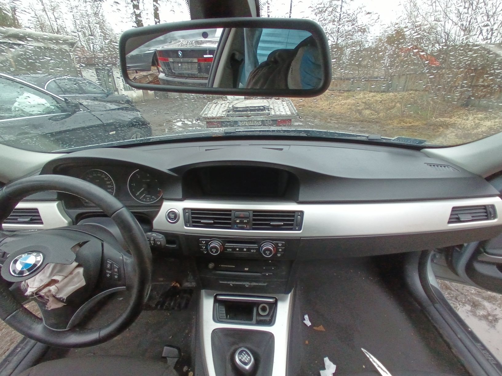 BMW E91 E90 E92 E93 deska rozdzielcza pod nawigacje navi schowek poduc