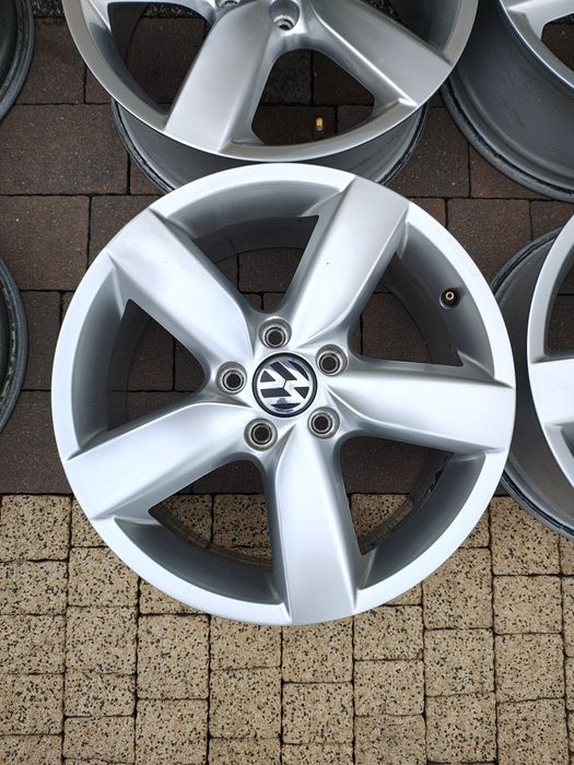 17 Vw 5x112 7J et54 5K0601.025AA