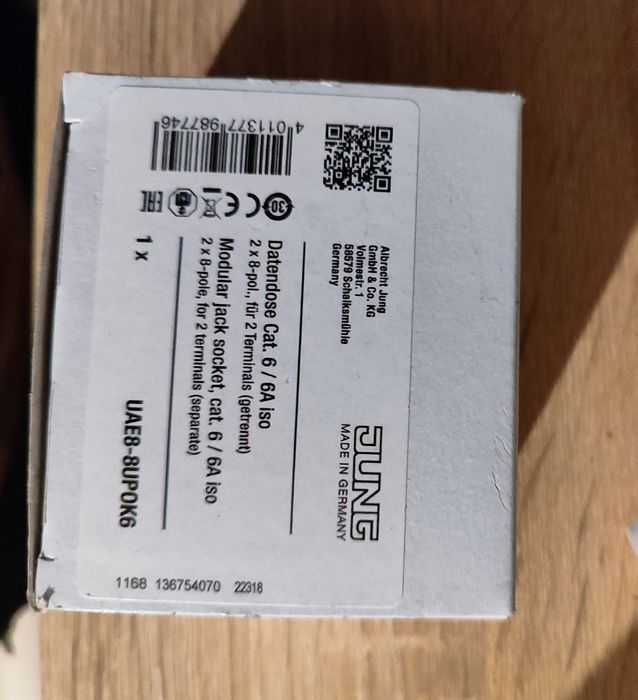 Gniazdo sieciowe JUNG UAE8-8UPOK6 Cat6 – nowe, oryginalne 4 sztuki