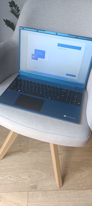 Laptop Gateway ryżem 7