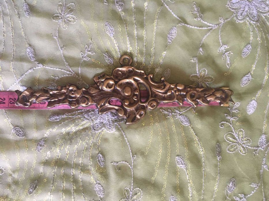 Старинные детали к мебели двери и др.