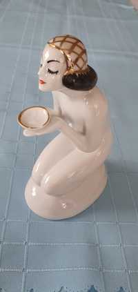Klęcząca kobieta Giesche Bogucice stara porcelana
