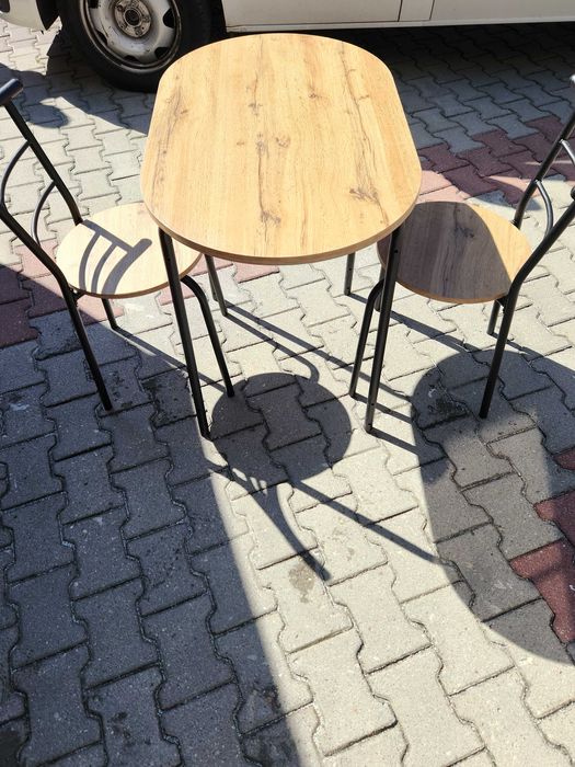 Stół + 2 krzesła GADSTRUP z Jysk D92cm S55cm W75