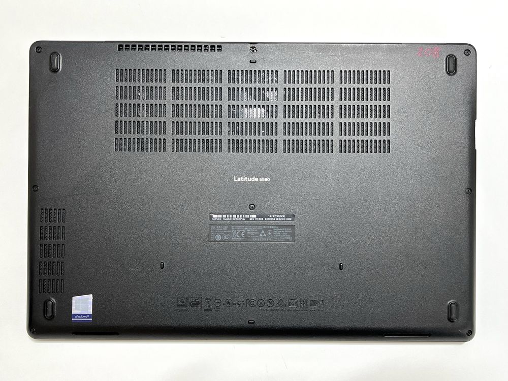 Ноутбук Dell Latitude 5590, HD, і7-8th, RAM-16Gb, SSD-256Gb(№208)