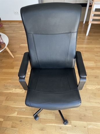 Krzesło obrotowe MILLBERGET ikea fotel biurowy na kółkach