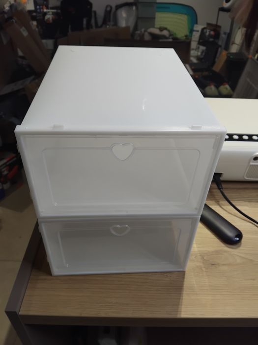 Бокс контейнер з дверцятами