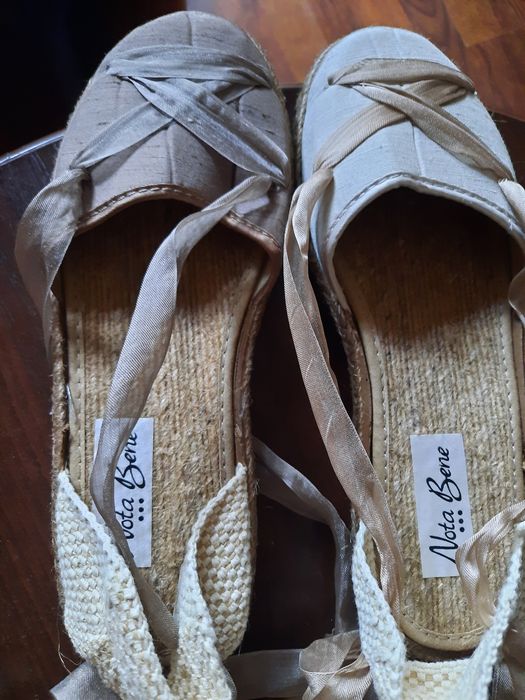 Еспадрильи-балетки с лентами
