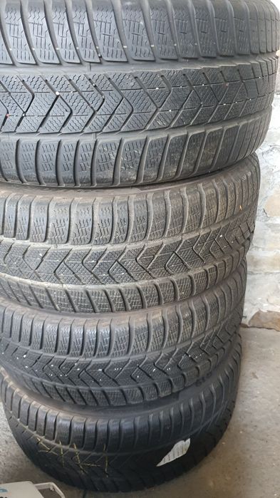 Komplet opon zimowych 19 "tył 275 35 przód 245 40 Pirelli run flat