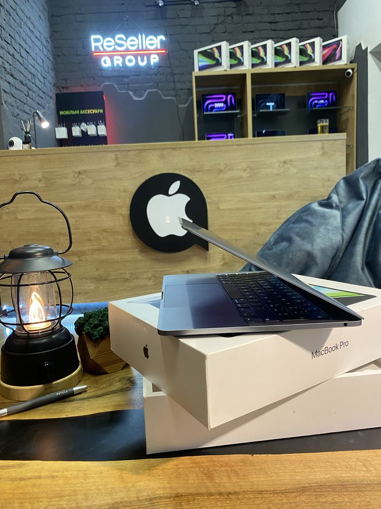 Ноутбук MacBook Pro 13" M2 8/512GB/8CPU/10GPU Space Gray (MNEJ3) 2022