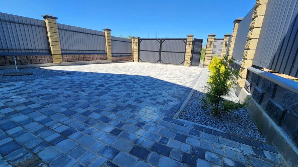 Пропонується до продажу сучасний таунхаус