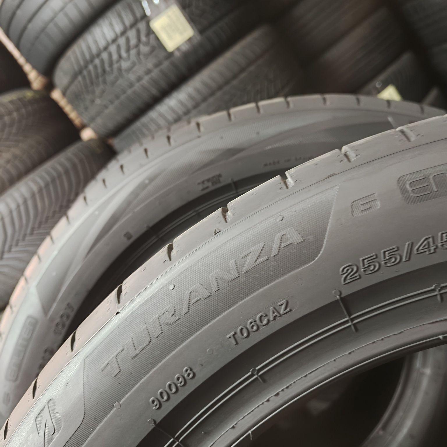 255/45/19 Sprzedam komplet opon letnich Bridgestone