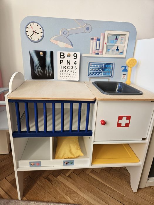 Playative Drewniana klinika weterynaryjna przychodnia lekarska