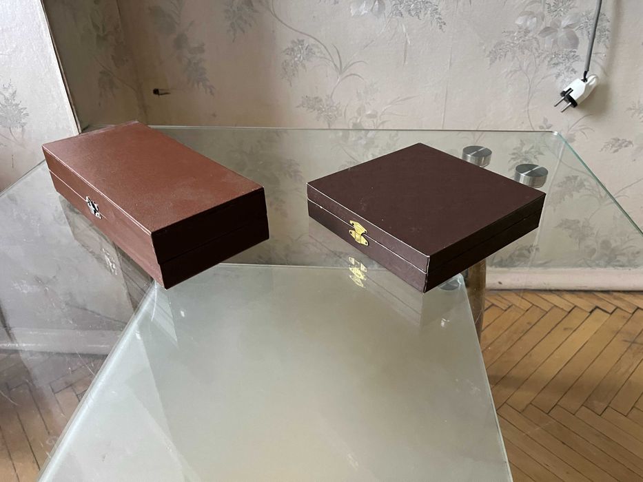 Футляры для  столовых приборов.