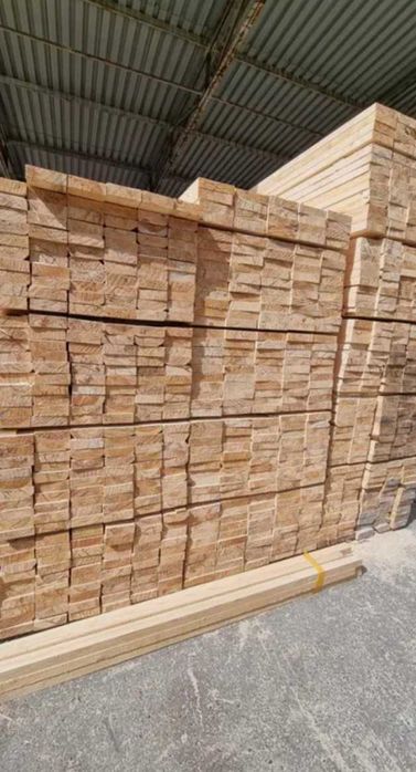 Продаж дошки стропил бруса сосни для будівництва