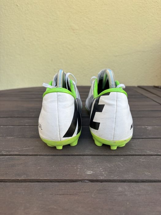 Chuteiras Nike Mercurial Victory IV
