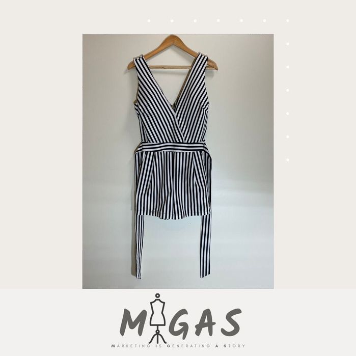 Macacão Riscas Preto