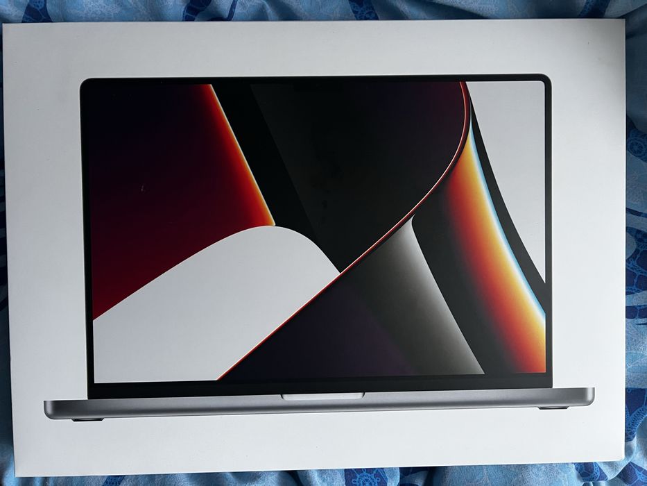 Продам новий Macbook pro 16 m1 в коробці не МДМ, 18 циклів зарядки