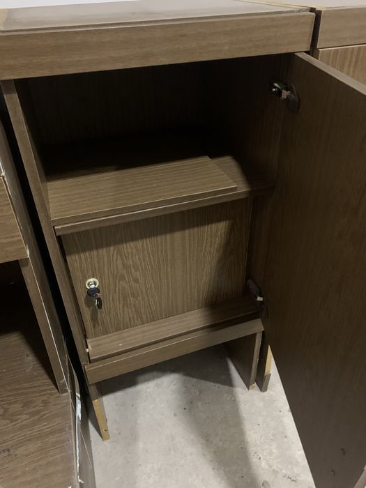 Тупби. Шкаф. Меблі. Стінка