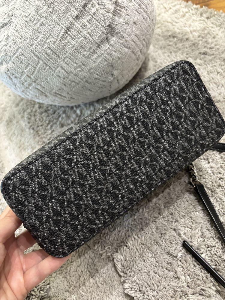 Torebka skórzana Michael Kors z logowaniem