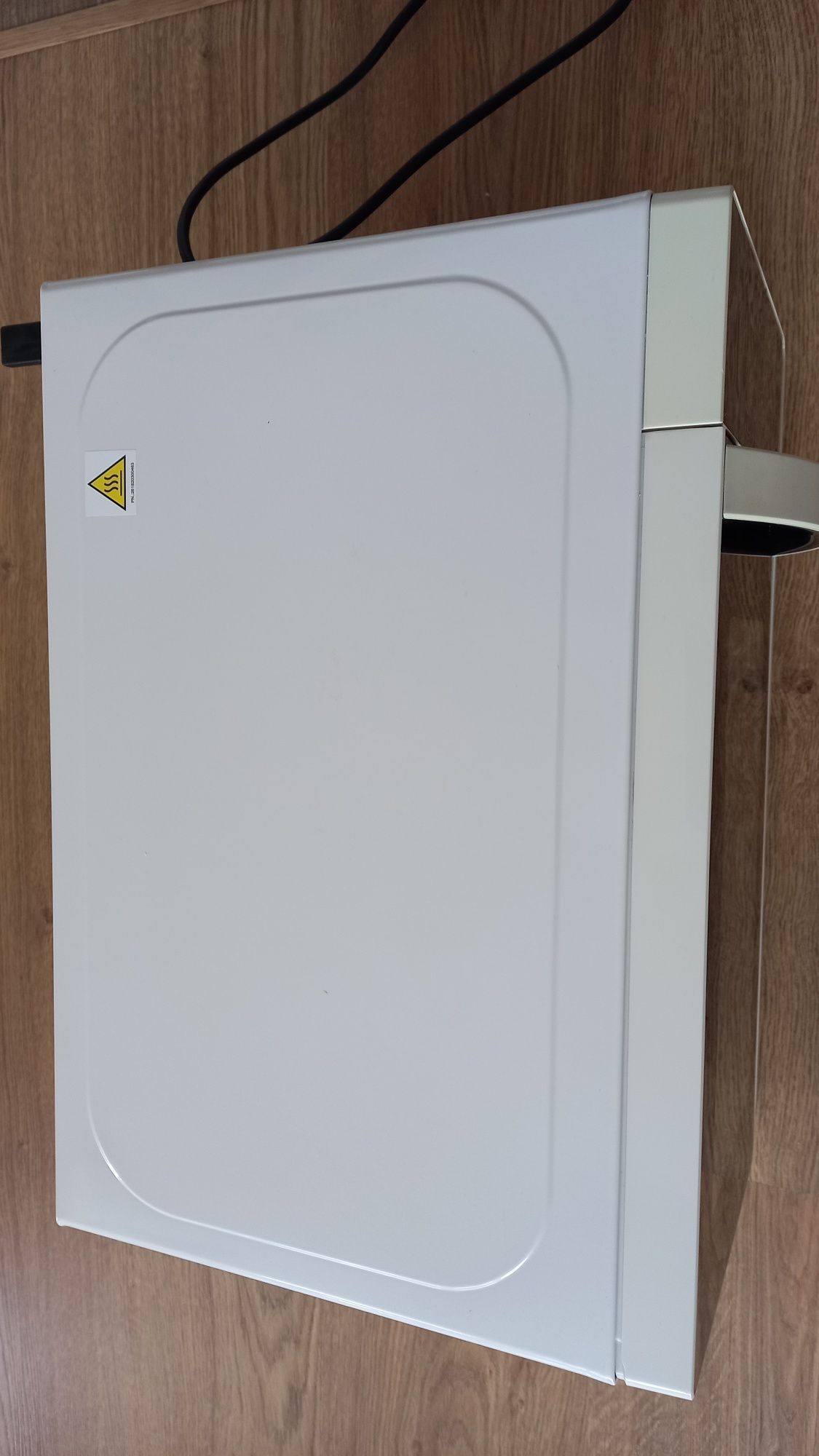 Kuchenka mikrofalowa z grillem Sharp R-642