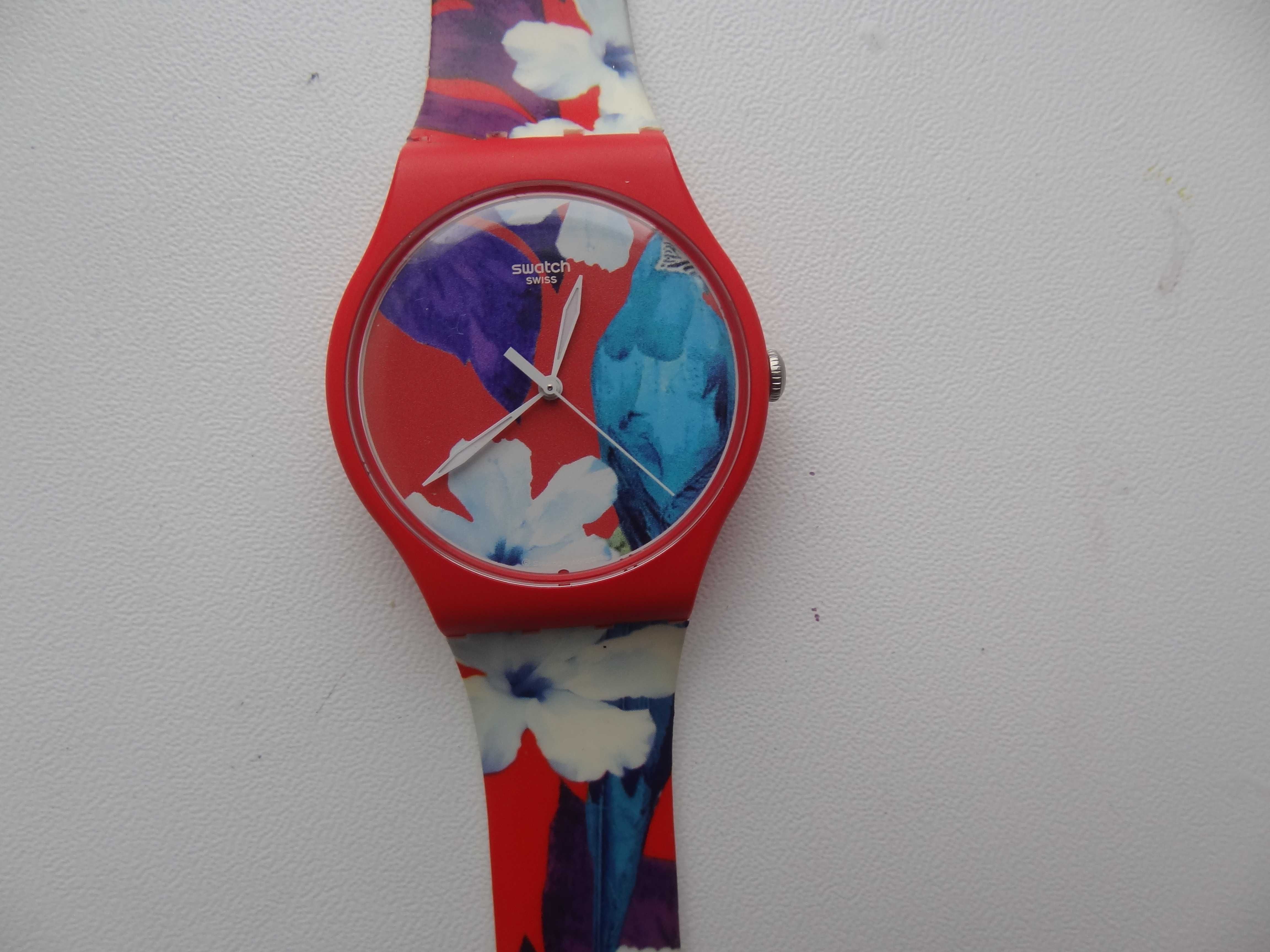 Часы наручные женские Swatch Mister Parrot SUOR105