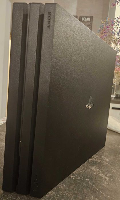 WARTA UWAGI używana konsola PlayStation 4 Pro PS4 Pro 1 TB + pad