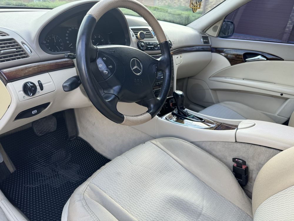 Продам Mercedes-Benz E-Class 2003 Автомат