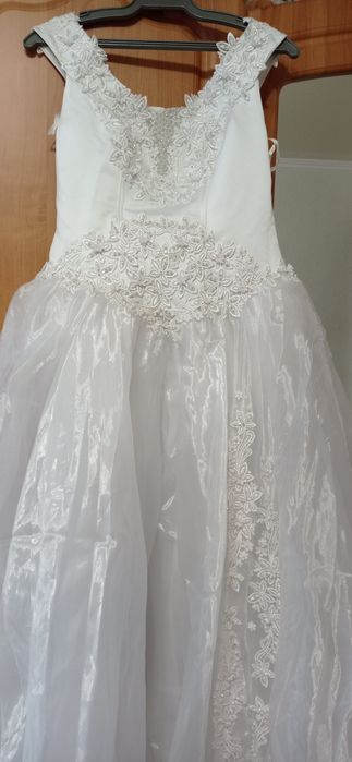 Продам  прокат весільну сукню розмір 46-48-50500 грн